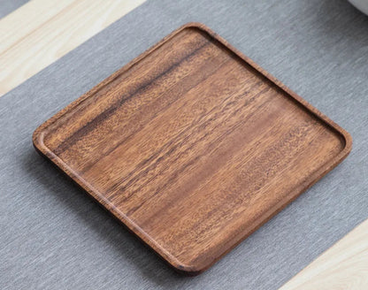 Plateau en Bois Noyer – Design Rétro et Pratique pour Cuisine. Plateau carré en noyer avec rebord arrondi et finition lisse