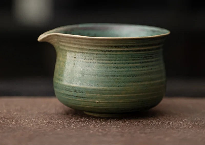 Bol Matcha en Céramique Japonais 280 ml avec une finition bleu-vert artisanale pour le service de thé