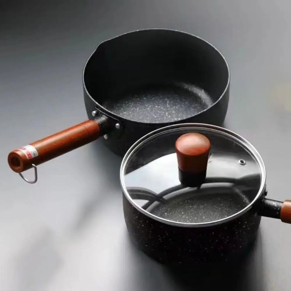 Casserole Antiadhésive avec Bec Verseur & Manche Bois, idéale pour la cuisson sans accrocher