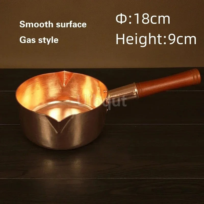 Casserole en cuivre avec manche en bois – L’élégance artisanale au service des cuissons précises, diamètre 18cm