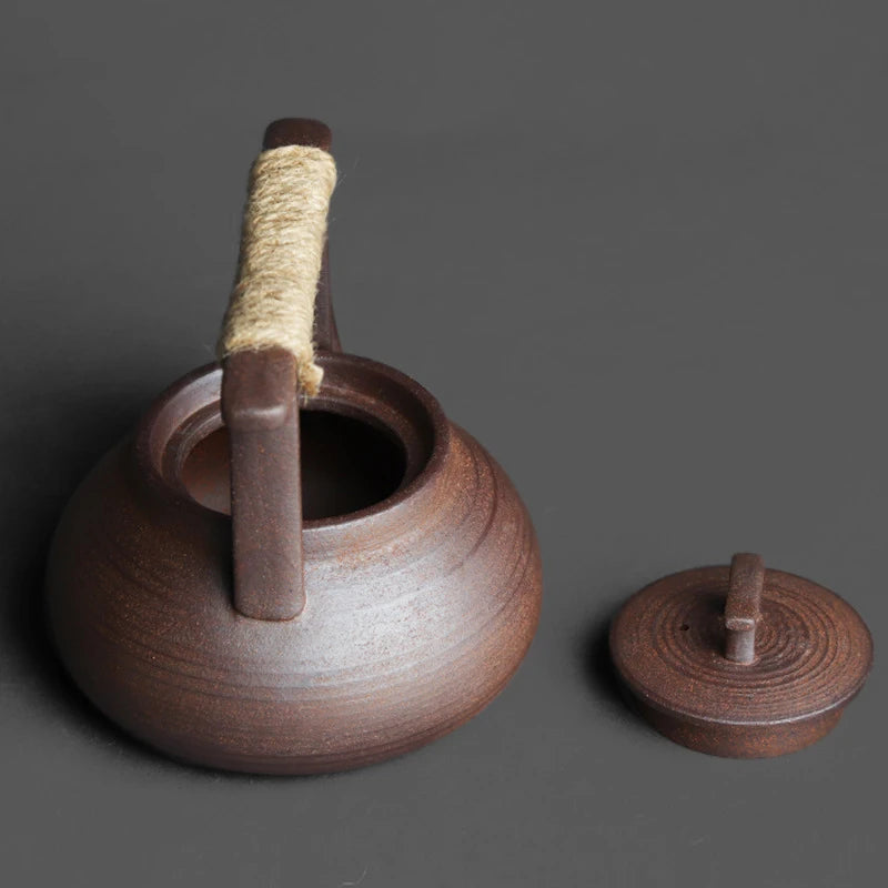 Théière en Céramique Artisanale avec un design élégant et un couvercle en bois pour un service de thé raffiné