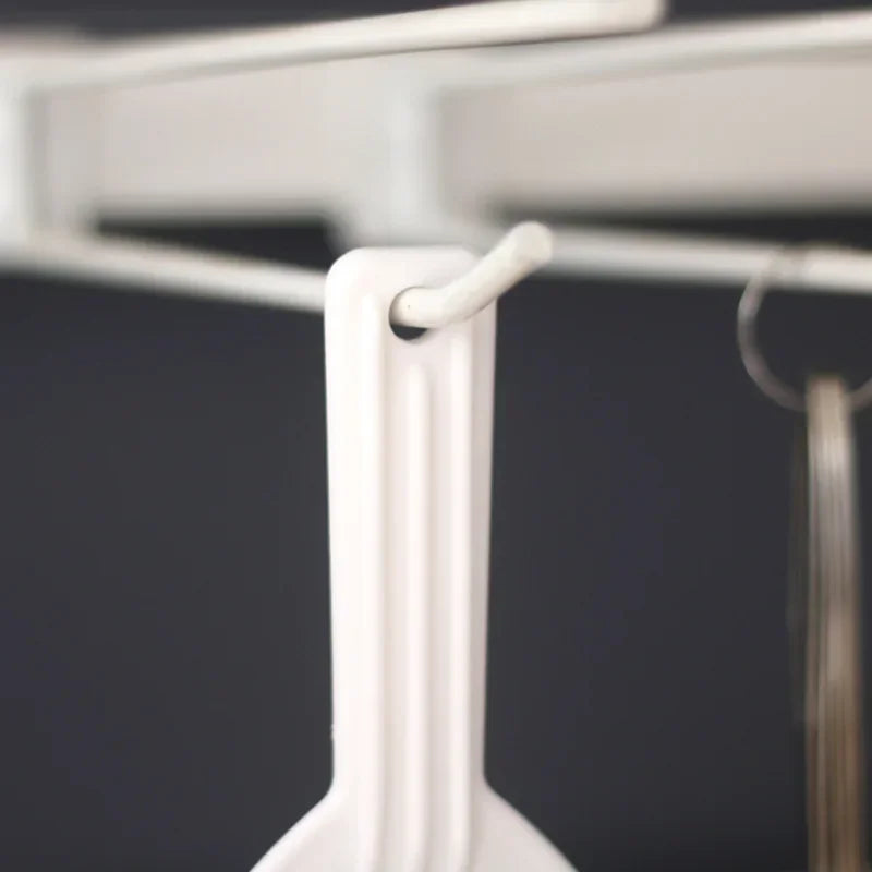 Coupe-Pâte & Racloir à Pâte en blanc, idéal pour couper et rassembler la pâte en cuisine