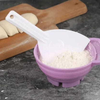 Coupe-Pâte & Racloir à Pâte en plastique rose pour couper et rassembler la pâte en toute simplicité