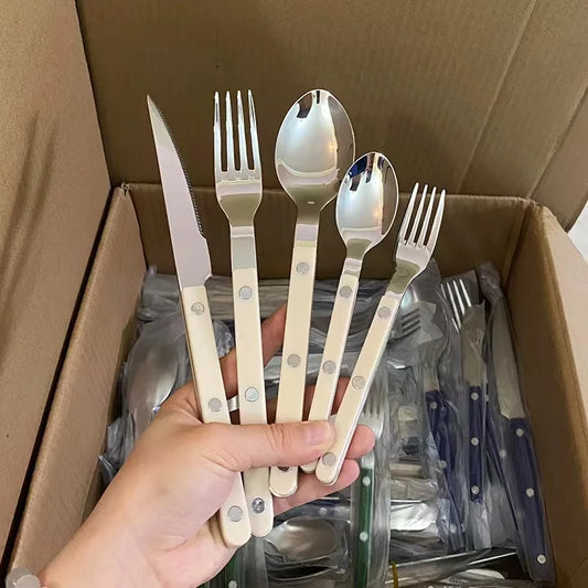 Couverts en Inox – Set Élégant 1 personne avec couteau, fourchette, cuillère et cuillère à café, présentés dans une boîte
