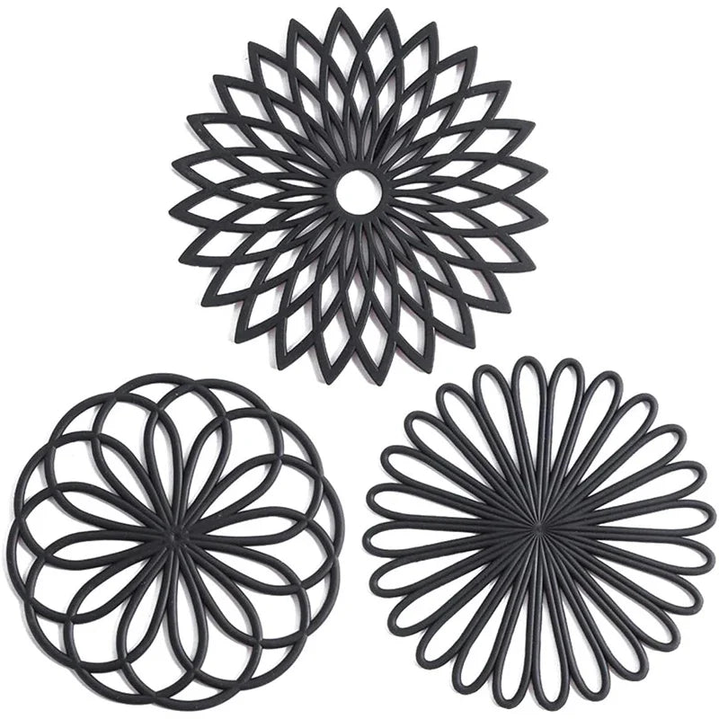 Jeu de trois Dessous de Plat Silicone – Protection Table noirs en silicone motifs floraux géométriques
