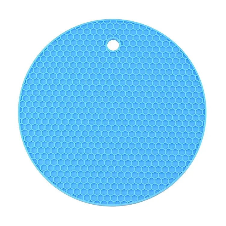 Dessous de Plat Silicone 18cm – Antidérapant & Résistant. Ustensile de chef bleu rond texture nid d'abeille avec trou