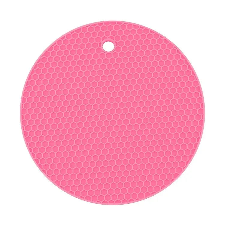Dessous de Plat Silicone 18cm – Antidérapant & Résistant. Rond rose alvéolé avec trou de suspension