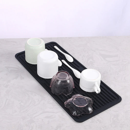 Tapis Égouttoir Silicone Multifonction noir pour vaisselle et ustensiles, tasses et cuillères en séchage