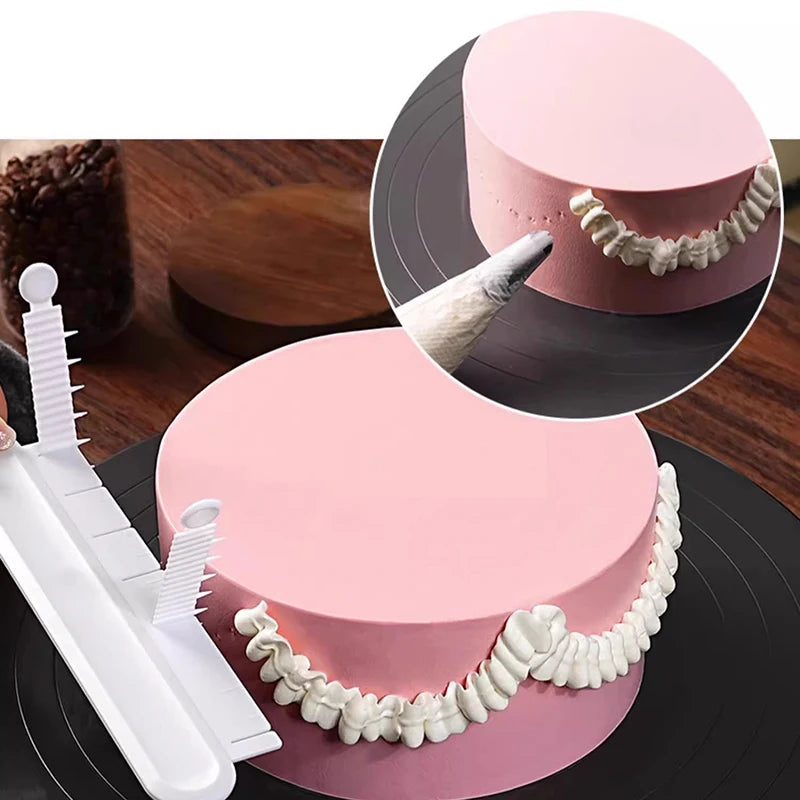 Règle de décoration en dentelle pour créer des motifs sur les gâteaux et personnaliser vos créations pâtissières