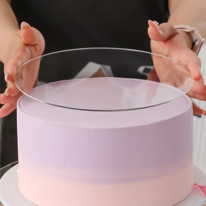 Disque à Gâteau Transparent en Acrylique – 5 à 30 cm utilisé pour la présentation de gâteaux décorés