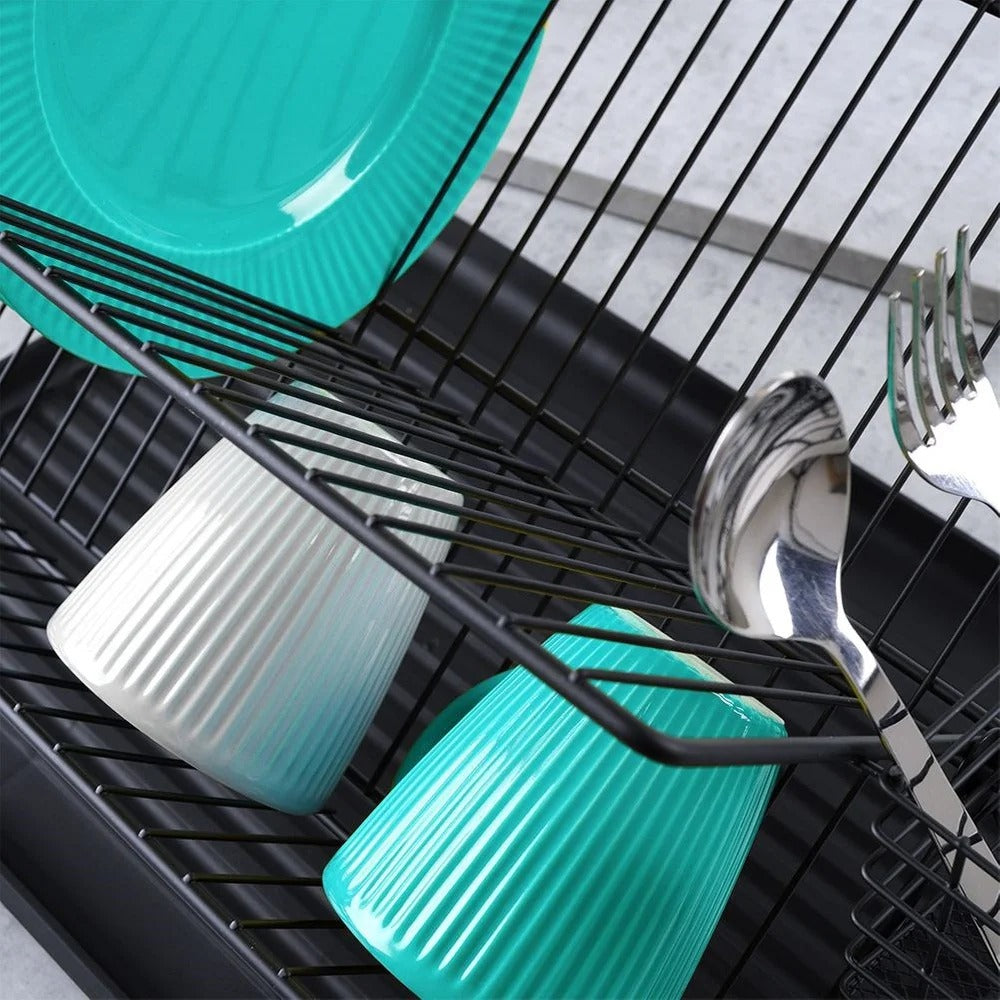 Égouttoir à Vaisselle 2 Niveaux Noir – 45 cm avec assiettes et verres en turquoise pour un rangement efficace