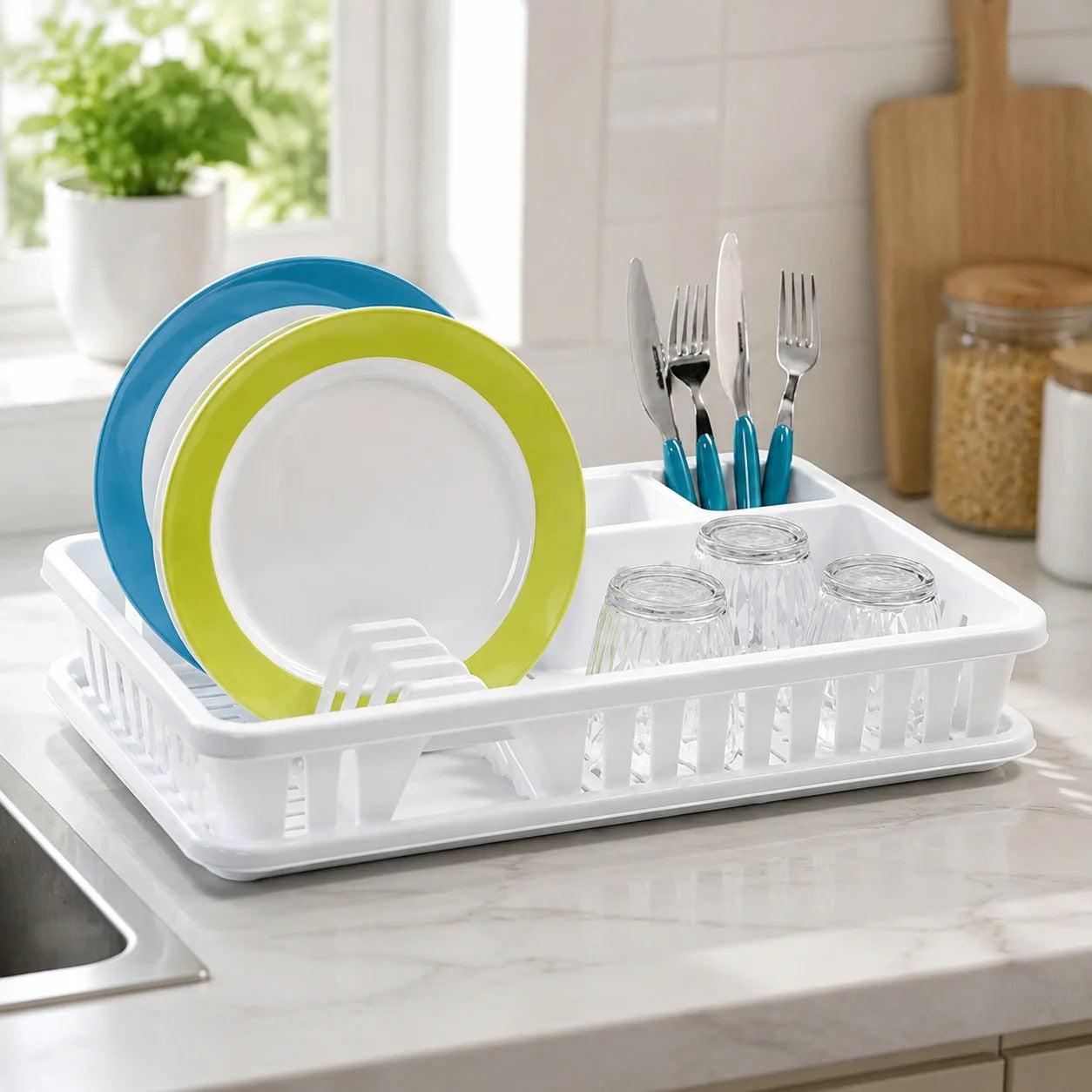 Égouttoir à Vaisselle en Plastique Sans BPA – 49 cm, avec assiettes colorées et verres, parfait pour la cuisine