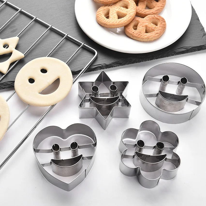 Emporte-Pièces Inox Fantaisie – Lot de 4 pour Pâtisserie avec des formes de cœur, étoile, fleur et visage souriant