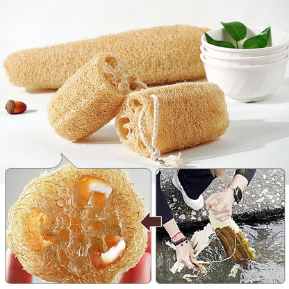 Éponge Loofah Naturelle – Écologique, Biodegradable, présentée en plusieurs vues montrant sa texture et son usage naturel