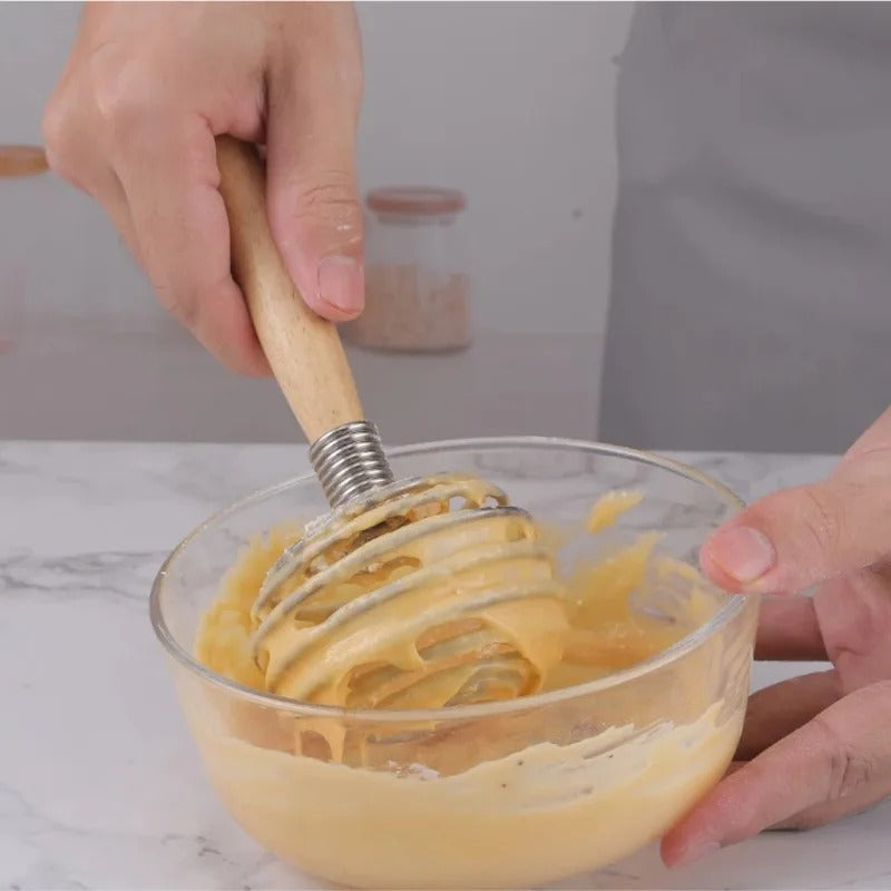 Fouet à Ressort en Inox avec Manche en Bois – Fouet Manuel pour Sauces, Café, Œufs et Pâtisserie 