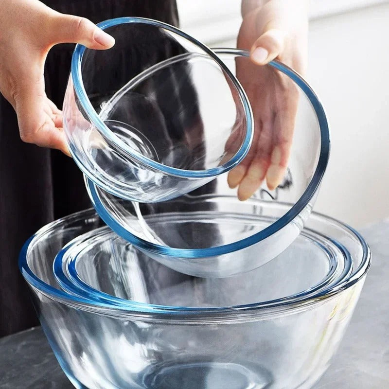 Grand bol en verre transparent empilé, le compagnon idéal de toutes vos préparations culinaires