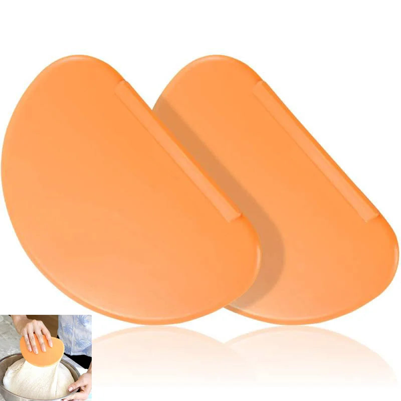 Set de grattoirs à pâte flexibles pour bols et préparations, idéal pour cuisiner facilement.