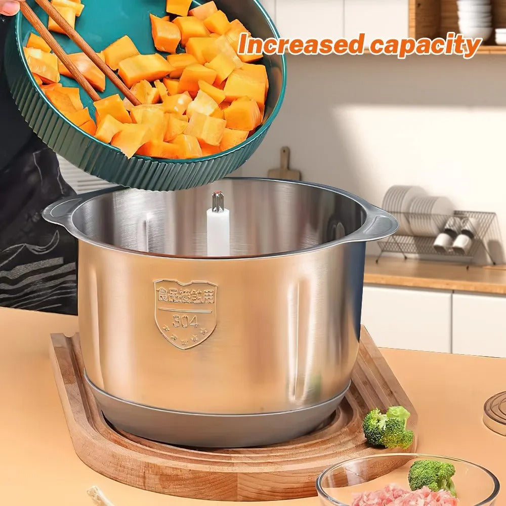 Bol en acier inoxydable d'un hachoir électrique 5L 500W viande & légumes avec des cubes de légumes à l'intérieur
