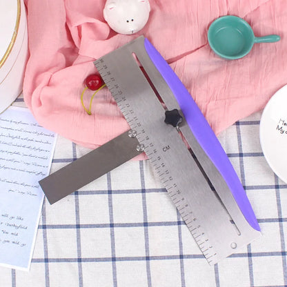 Lisseur à Gâteau Réglable en Inox avec une règle précise pour des gâteaux parfaitement lisses