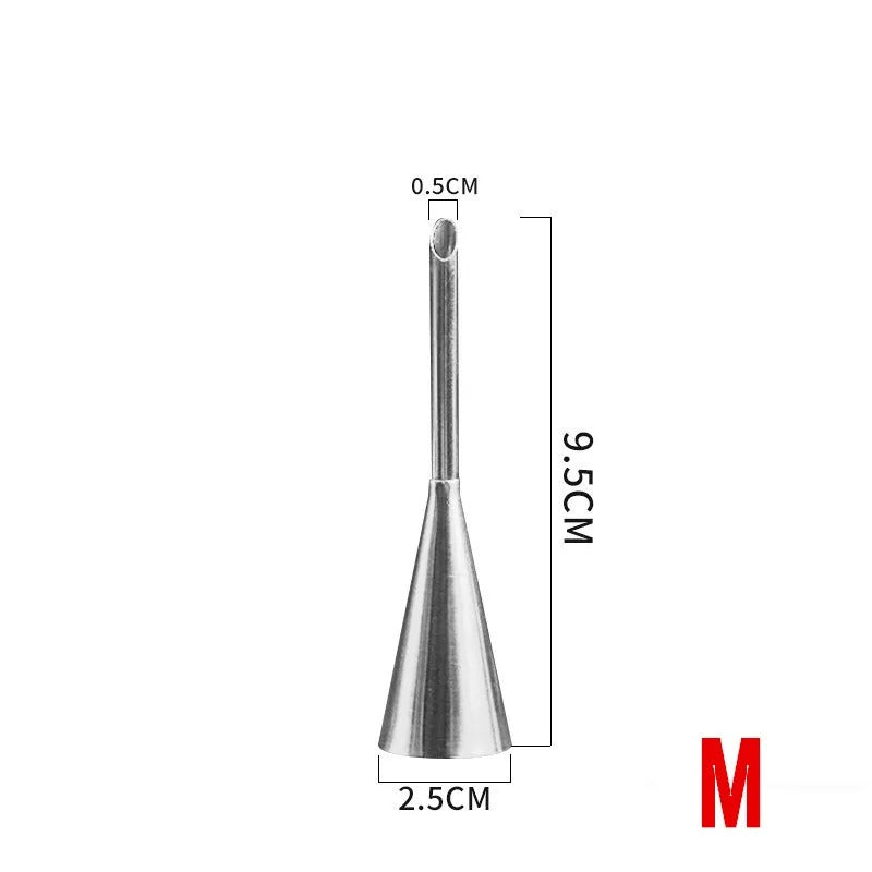 Douille à Garnir en Inox pour Choux et Éclairs avec une taille de 9.5 cm idéale pour la pâtisserie