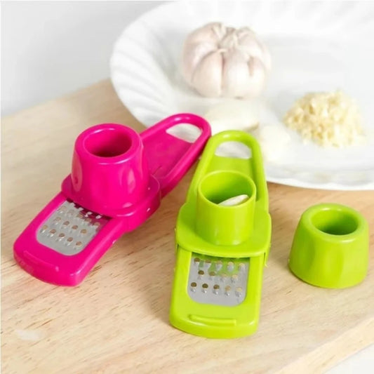 Mini hachoir manuel ail et gingembre – Broyeur de cuisine compact en couleurs vives sur planche en bois
