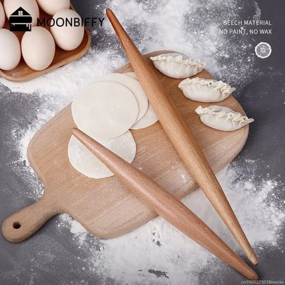 Rouleau pâtisserie bois double pointe – antiadhésif en bois de hêtre avec pâte et raviolis sur planche