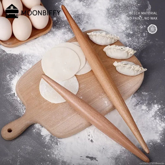 Rouleau pâtisserie bois double pointe – antiadhésif en bois de hêtre avec pâte et raviolis sur planche