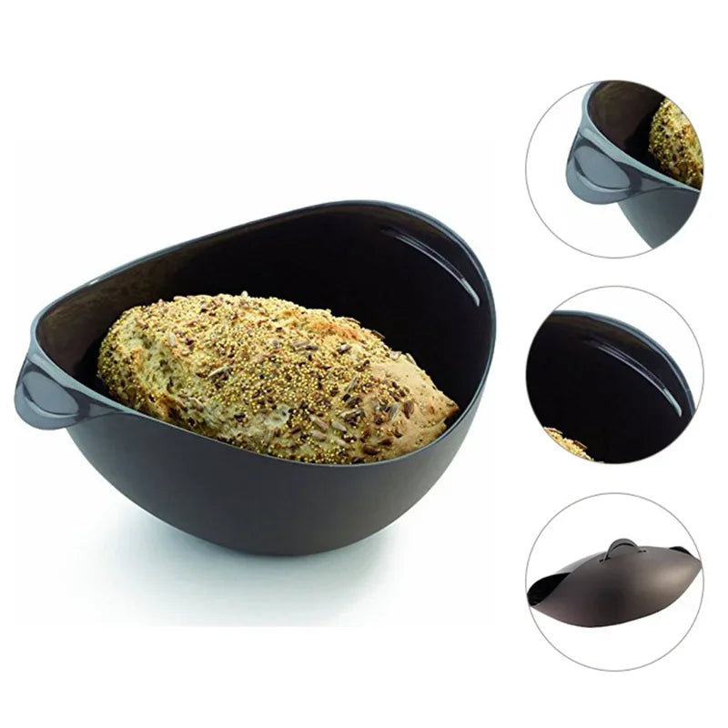 Moule à Donuts Silicone Antiadhésif – Pack 2, 4 ou 6, avec un pain cuit dans un moule noir.