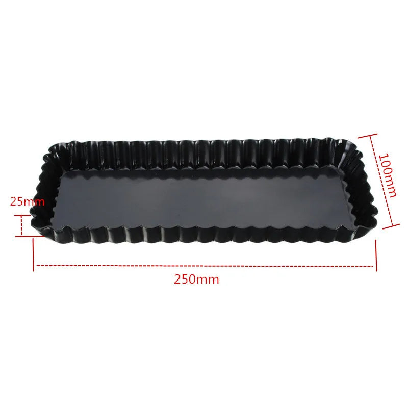 Moule à Tarte Rectangulaire Antiadhésif – Fond Amovible en métal noir avec bords ondulés