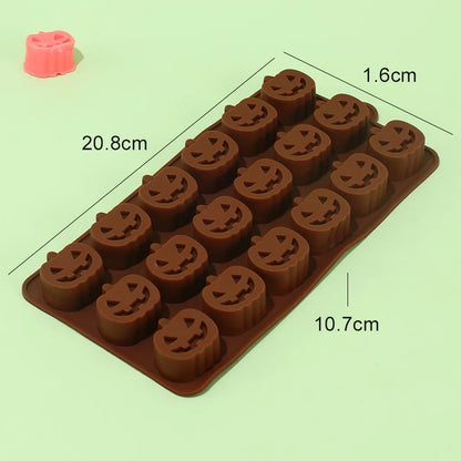 Moule Halloween chocolat citrouille en silicone alimentaire avec 16 formes de citrouille. Idéal pour vos desserts.
