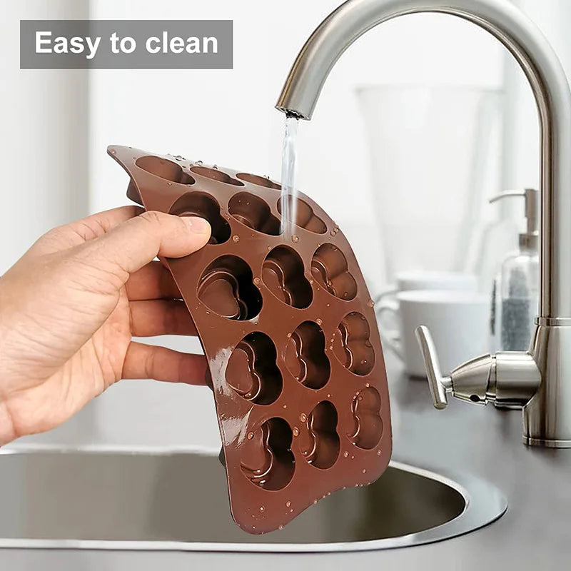 Moules à chocolat en silicone – lot de 4, faciles à nettoyer sous l'eau courante.