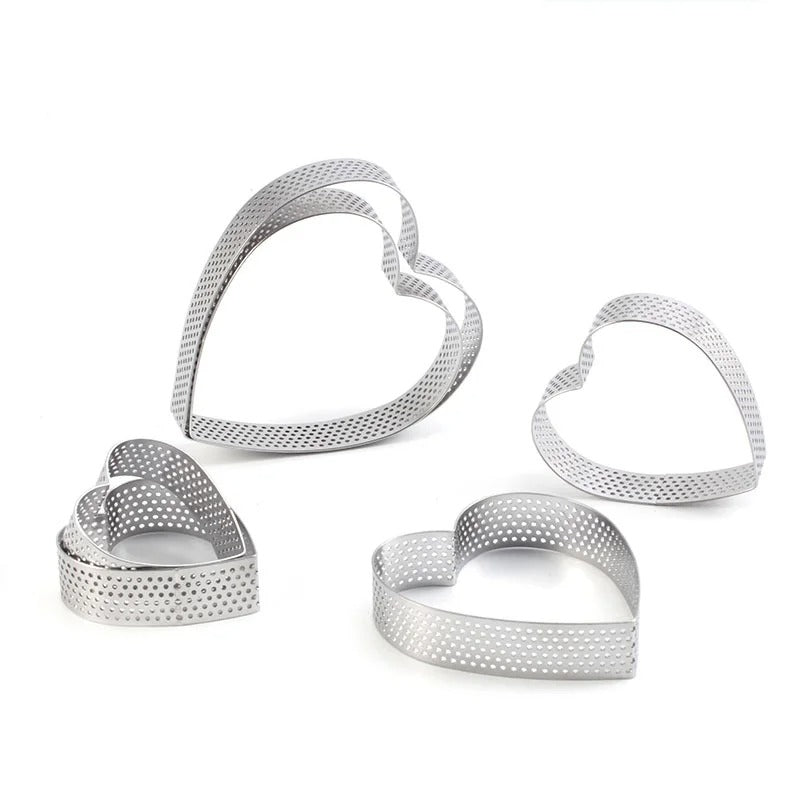 Moules Cœur en Inox Perforés – Lot de 6 pour pâtisserie avec différents formats en inox