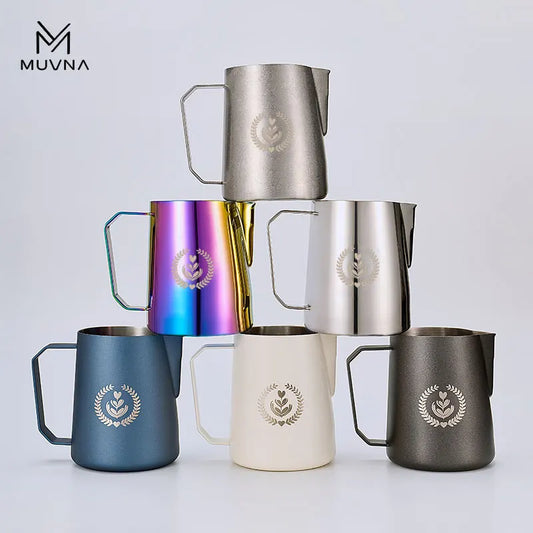 Pichet à Lait Muvna en acier inoxydable disponible en plusieurs couleurs élégantes pour le café et le latte art 
