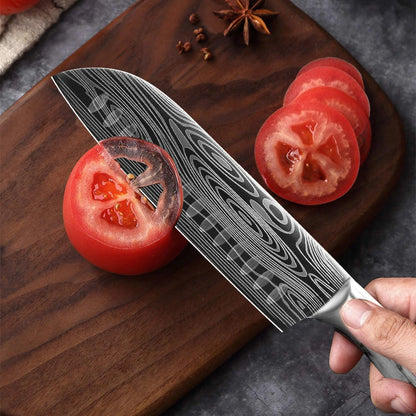 Couteaux de Chef MYVIT – Pro en Acier 7CR Tranchant découpant des tomates sur une planche en bois