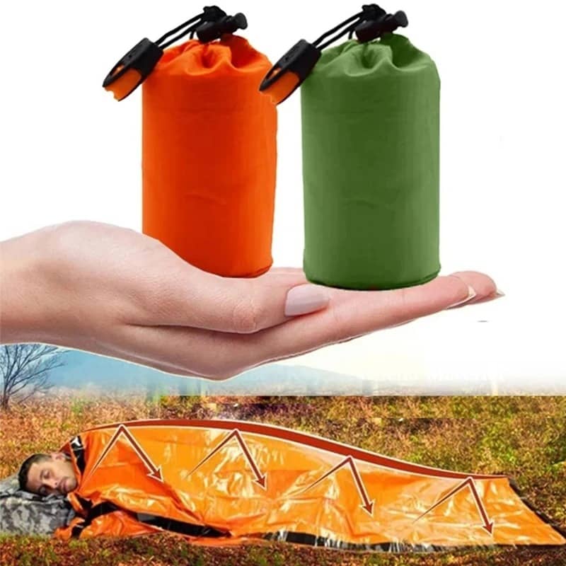 sac de couchage de survie orange et vert 