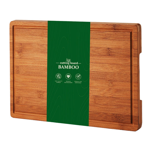Planche à Découper en Bambou 40 × 28 cm avec Rigole présentant son design élégant et fonctionnel