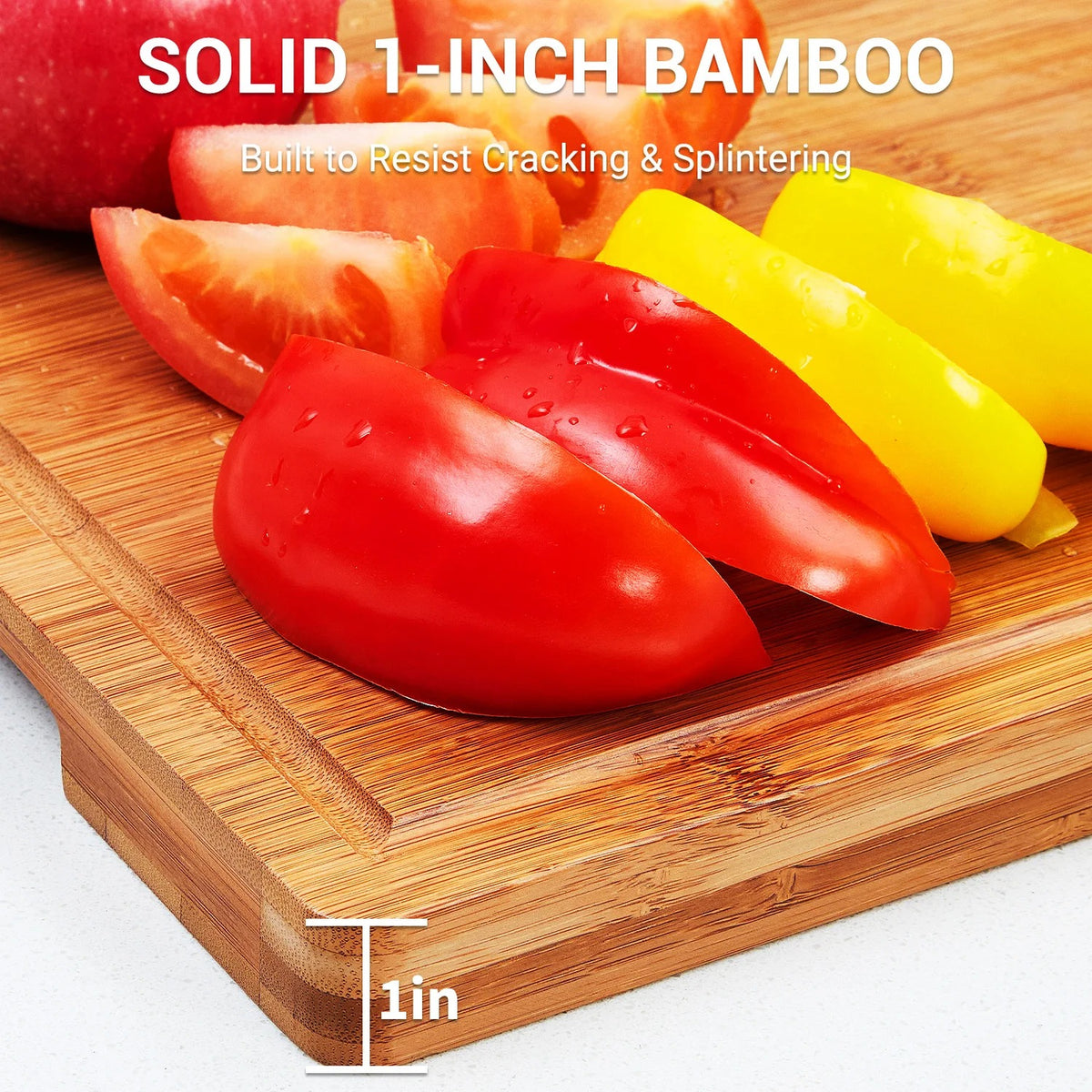 Planche à Découper en Bambou 40 × 28 cm avec Rigole, idéale pour trancher fruits et légumes.