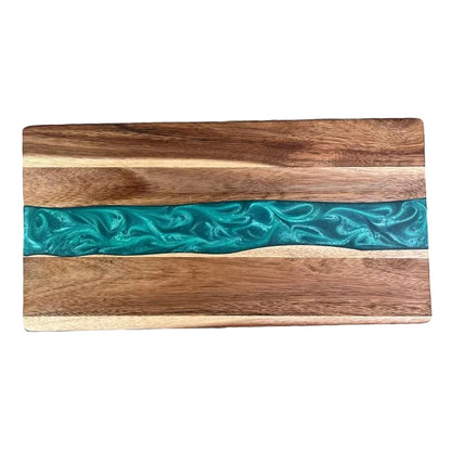 Planche à découper en bois massif et résine époxy 46 x 23 cm avec un design élégant et moderne