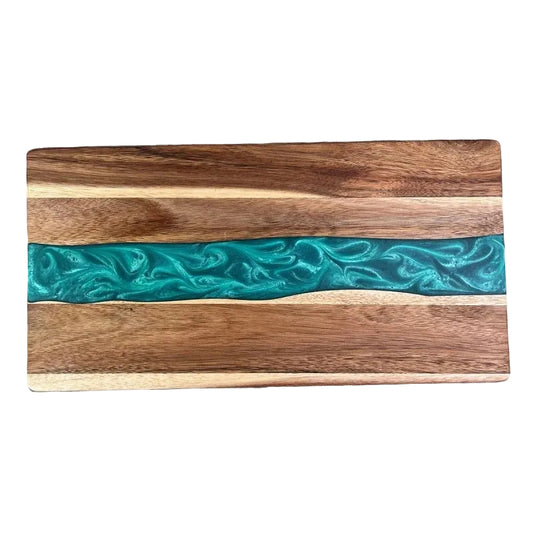 Planche à découper en bois massif et résine époxy 46 x 23 cm avec un design élégant et moderne