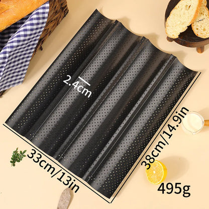 Plaque à Pain – Antiadhésive en Acier Carbon pour Four mesurant 33cm sur 38cm avec perforations pour une cuisson optimale