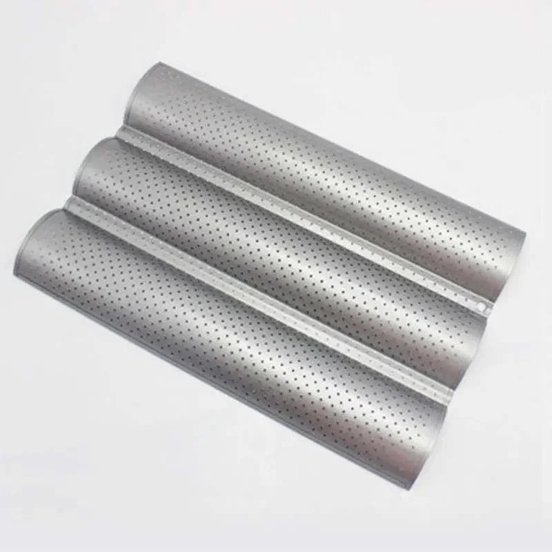 Plaque de cuisson pour pain rainuré en acier au carbone – 2, 3 ou 4 vagues avec perforations pour une cuisson optimale