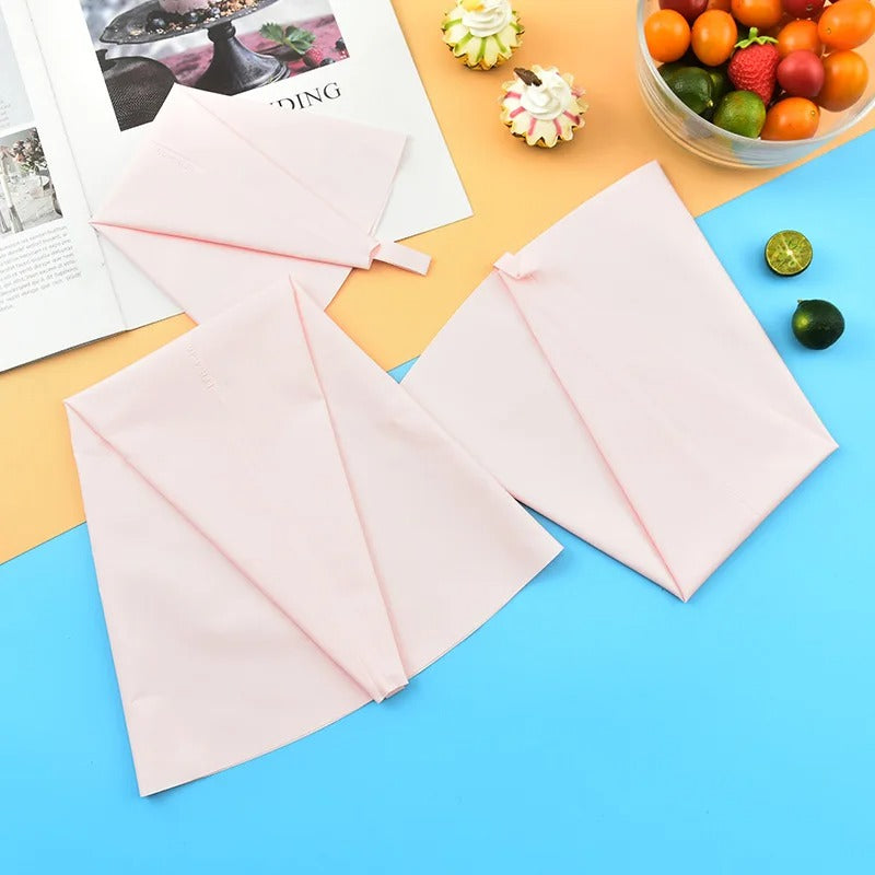 Poche à Douille en Silicone pour Décoration Pâtissière en rose, idéale pour la décoration de gâteaux et desserts