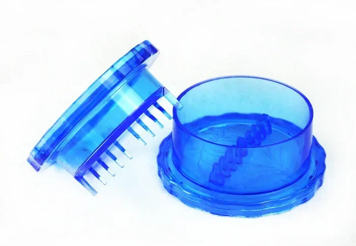 Presse-Ail Manuel Compact – Boîte 3-en-1 Hygiénique en plastique bleu transparent