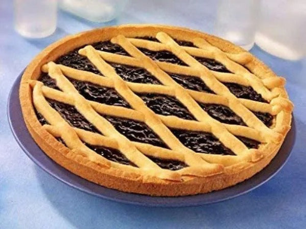 Tarte aux fruits avec une croûte décorative faite avec le Rouleau Perforateur à Pâte – Inox