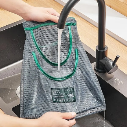 Sac de Rangement Suspendu Cuisine – Filet Alimentaire Réutilisable en train d'être rincé sous l'eau