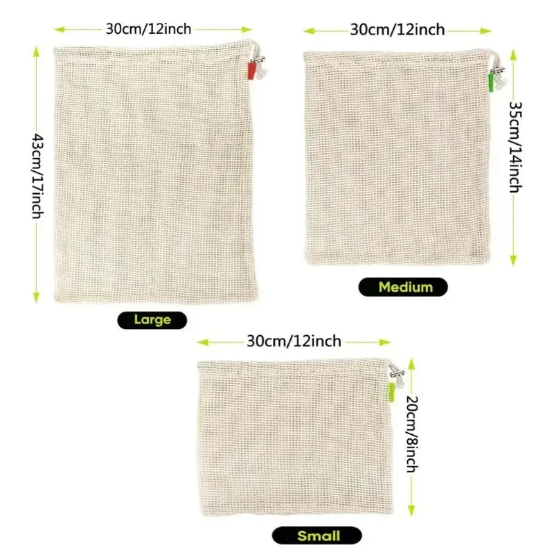 Trois sacs en maille coton bio réutilisable de tailles variées pour le rangement des aliments