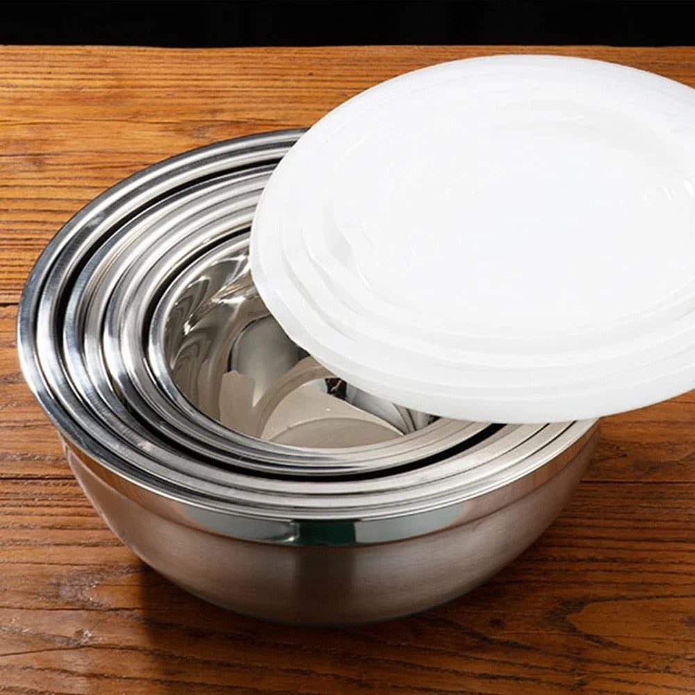 Saladier Inox avec Couvercle Antidérapant, idéal pour servir et conserver vos salades.