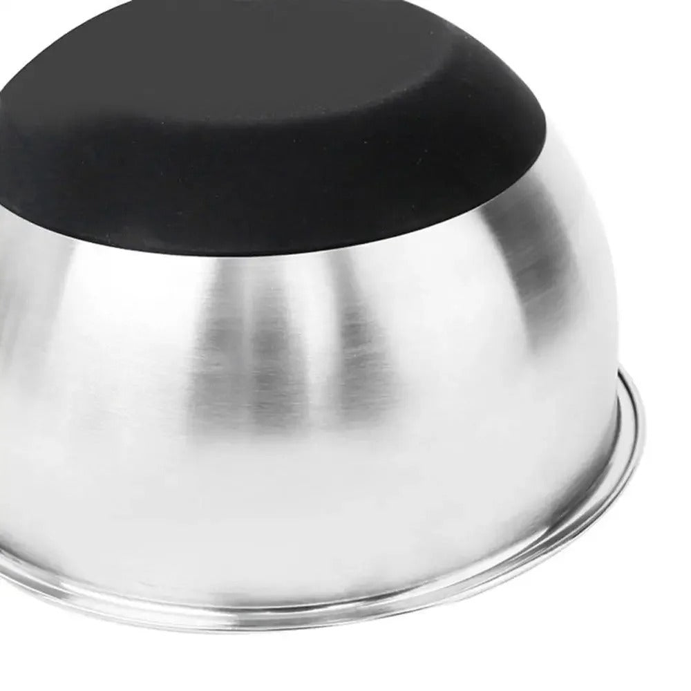 Saladier Inox avec Couvercle Antidérapant, idéal pour préparer et servir des salades en toute sécurité.