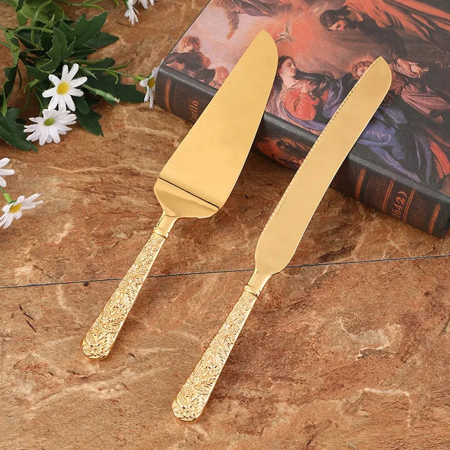 Set Couteau et Pelle à Gâteau Or – Élégant & Durable avec design floral sur la poignée, idéal pour les célébrations