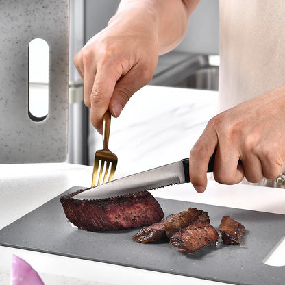 Set de 4 Planches à Découper avec Support – Antidérapantes, Lavables au Lave-Vaisselle en utilisation pour la découpe de viande